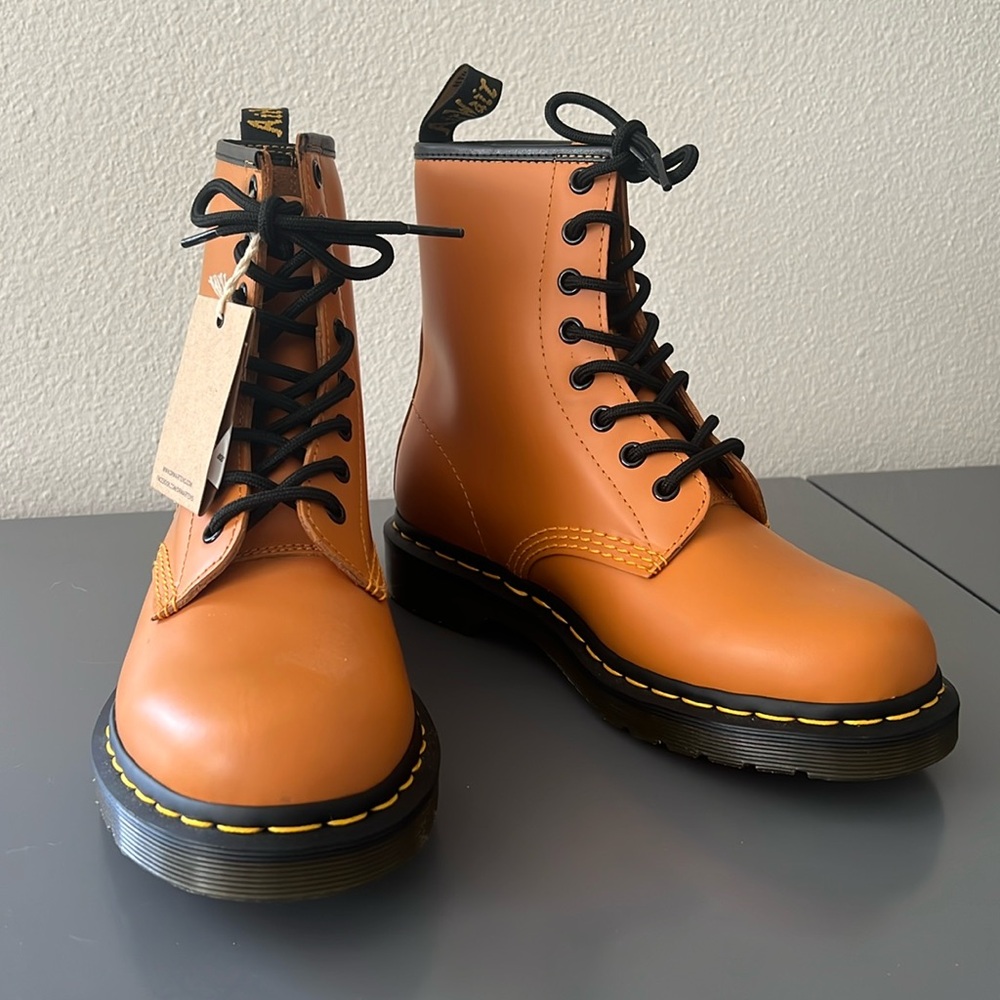 Dr. Martens 1460 Smooth Boot (WMN 7 US) Pumpkin